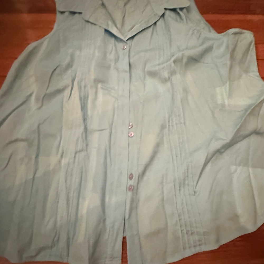 Women's Sleeveless Button-Up Top - Light Blue